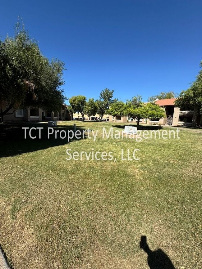 Building Photo - Two Primary suite unit in Mesa!