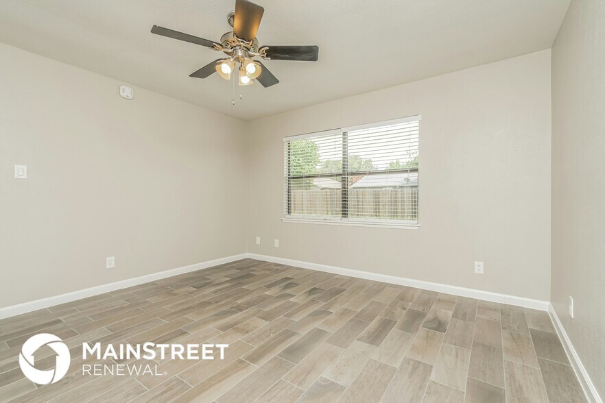 Building Photo - 4209 Driscoll Dr