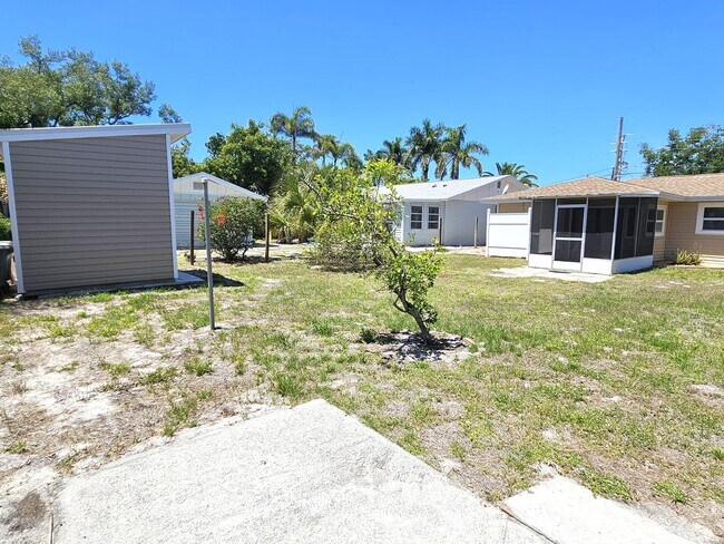 Building Photo - Annual Unfurnished 3 Bedroom 2 Bathroom Home in Nokomis!