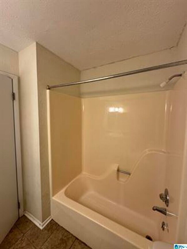 Building Photo - 3 bed/2 bath home- Alexandria, AL