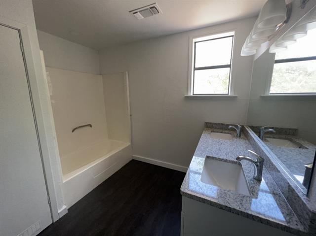 Building Photo - 361 College Dr