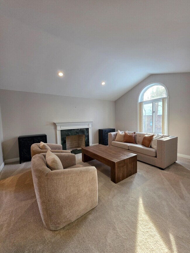 Building Photo - 3427 E Dobson Pl