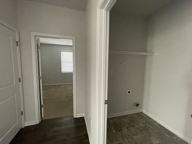 Building Photo - 4 Bed, 2 Bath New Build