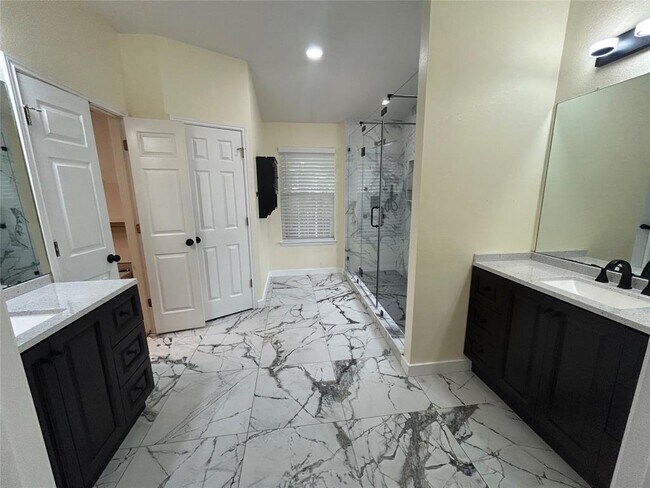 Building Photo - 16916 Brayton Park Dr