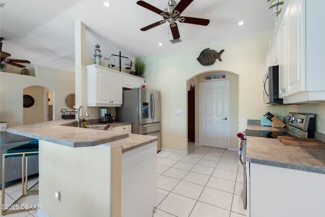 Building Photo - 15 Coolidge Ct