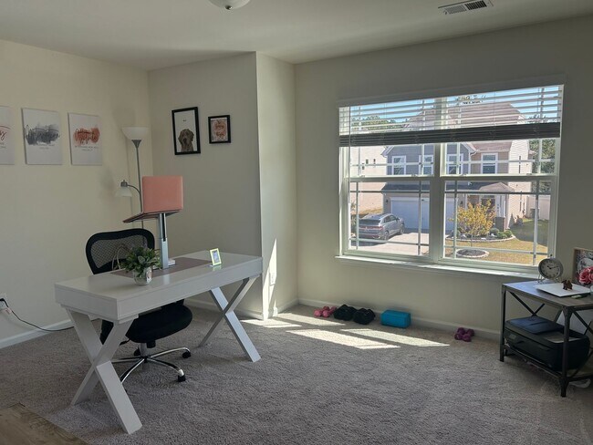 Building Photo - Beautiful 3/2.5 Home for Rent in Greenville!