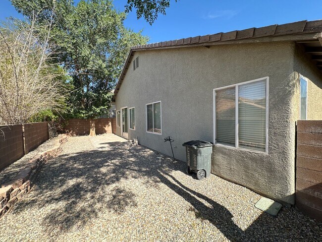 Building Photo - SEDONA AT SOUTHWEST RANCH