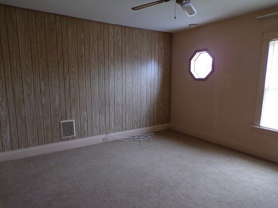 Building Photo - 432 16th St