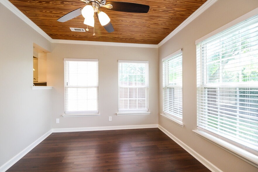 Building Photo - 1231 Azure Way