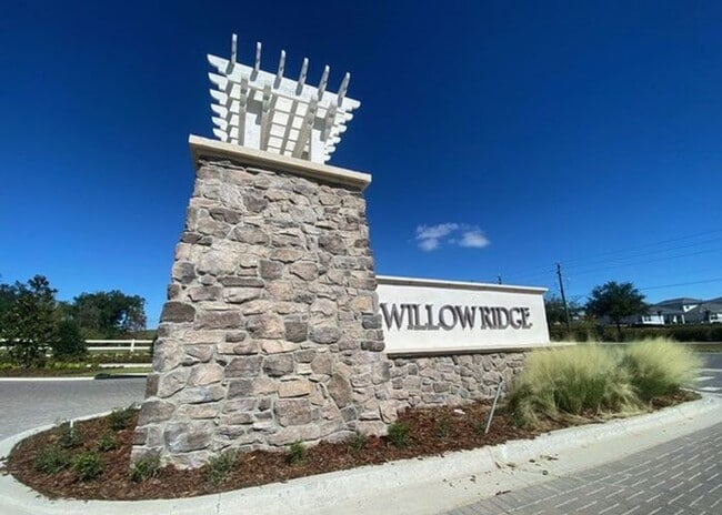 Building Photo - 4/2 Single family home