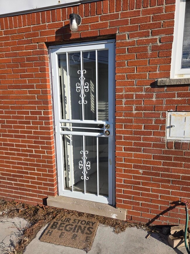 Building Photo - 27294 W Pleasant Ridge Dr