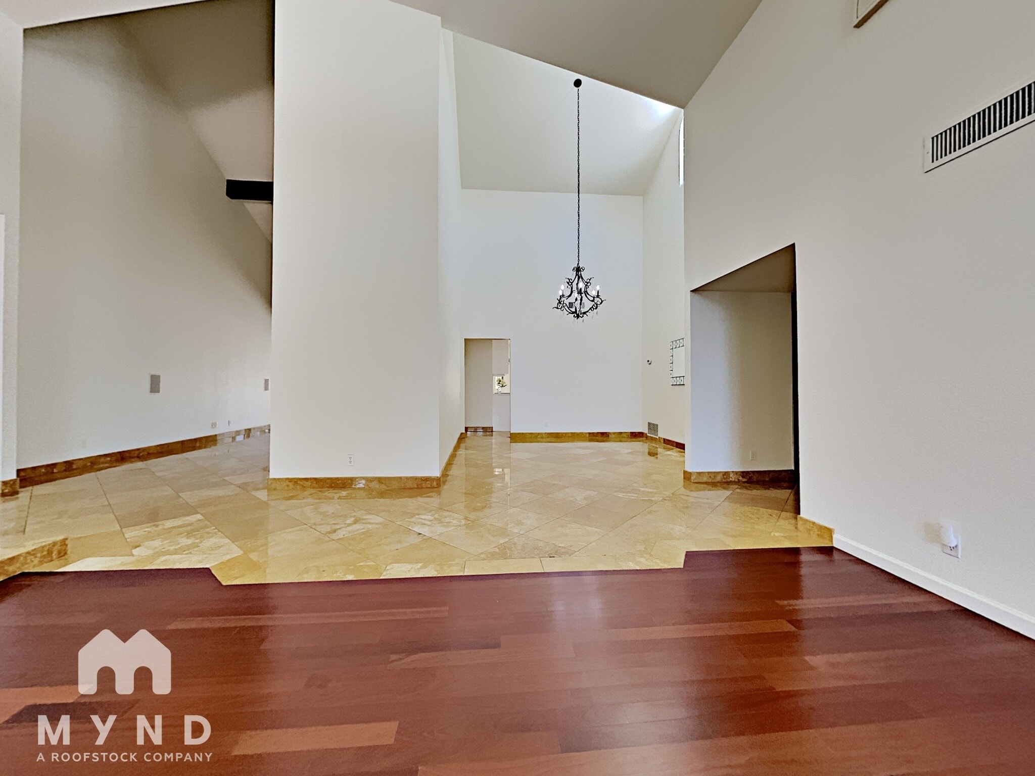 Building Photo - 8260 E Sutton Dr