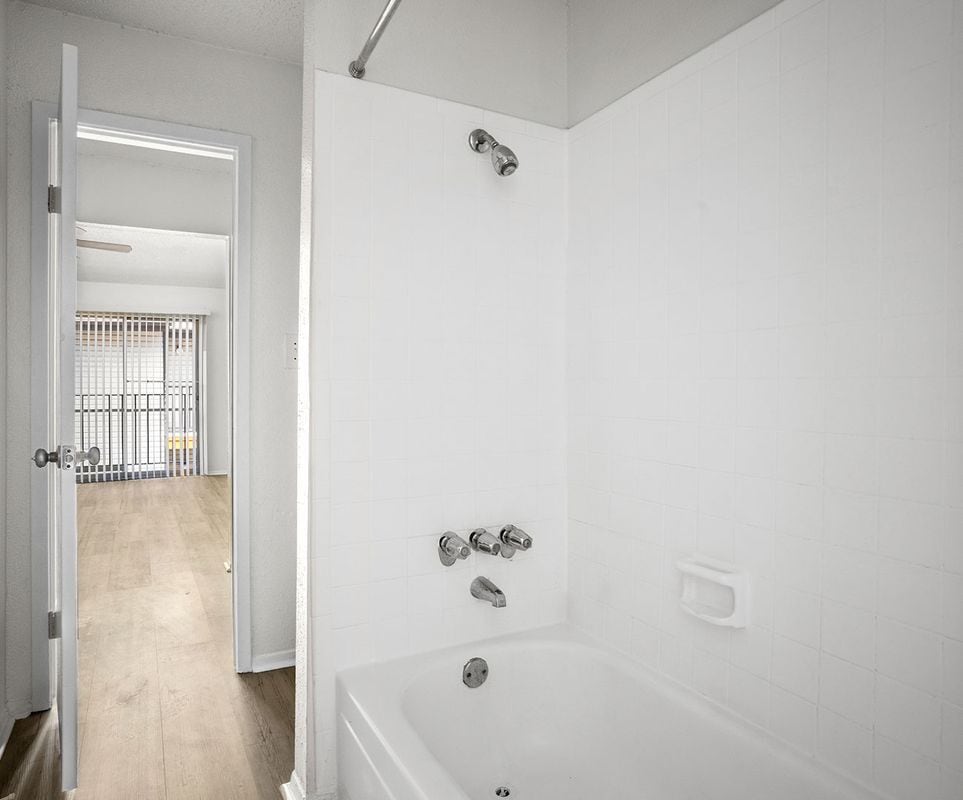 Building Photo - 2111 Holly Hall St