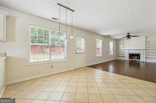Building Photo - 4255 Old House Dr