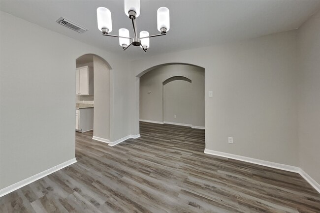Building Photo - 32411 Cross Spring Park Ln