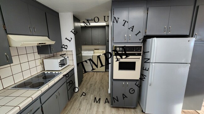 Building Photo - 4974 Beckwourth Ct