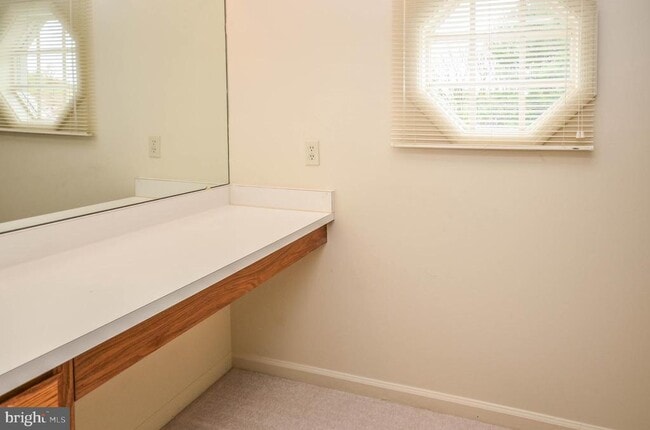 Building Photo - 3003 Gatehouse Ct