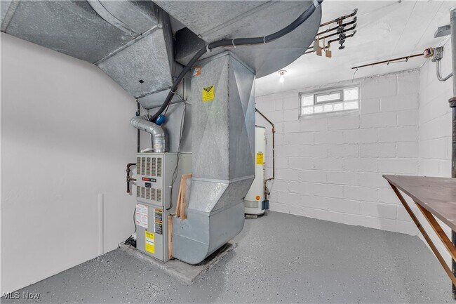 Building Photo - 4061 Verona Rd