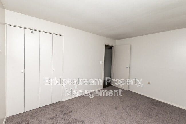 Building Photo - 4606 Knobhill Dr