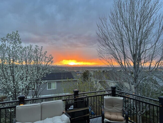 Building Photo - 11565 Crow Hill Dr