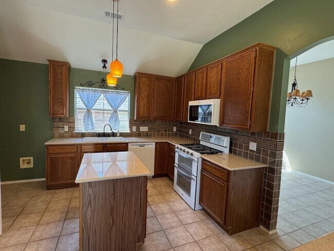 Building Photo - 7928 Hazeltine Dr