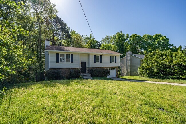 Building Photo - Stunningly renovated 4 bedroom 3 bathroom ...