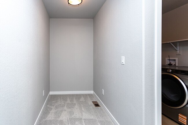 Building Photo - Beautiful, Brand-New Paired Home in Wolf Ranch