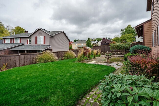 Building Photo - 3 Bedroom 2.5 Bath with workshop and fence...
