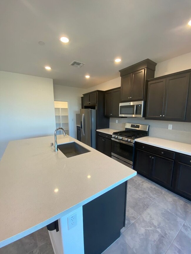 Building Photo - Single Story Home in Whitney Ranch with Ow...