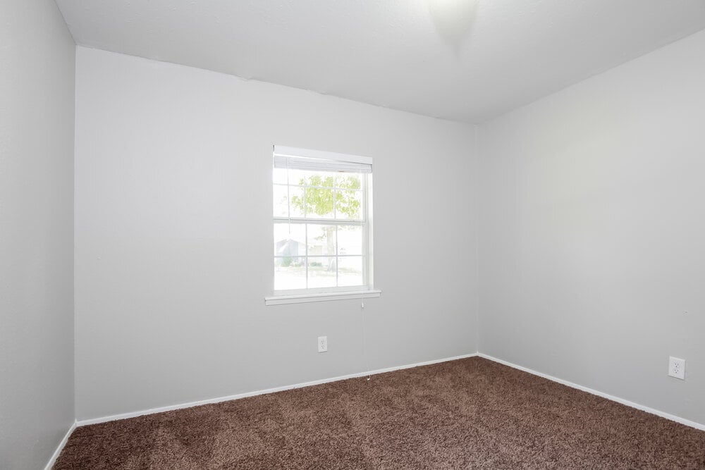 Building Photo - 1050 Brownwood Dr