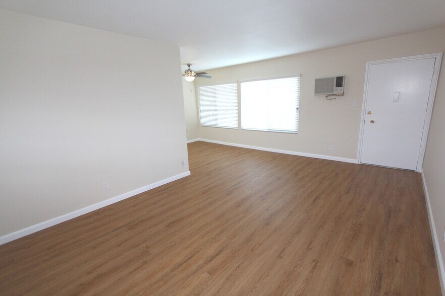 Building Photo - 4800 Woodley Ave