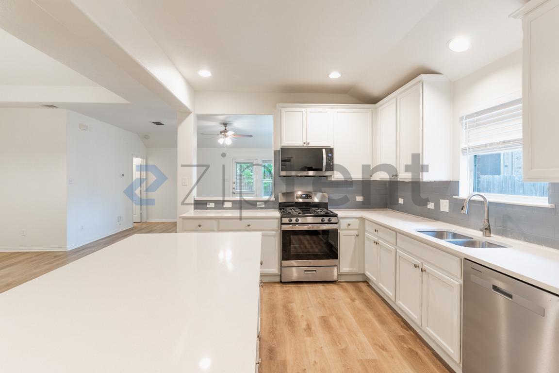 Building Photo - 232 Strawberry Blonde Dr