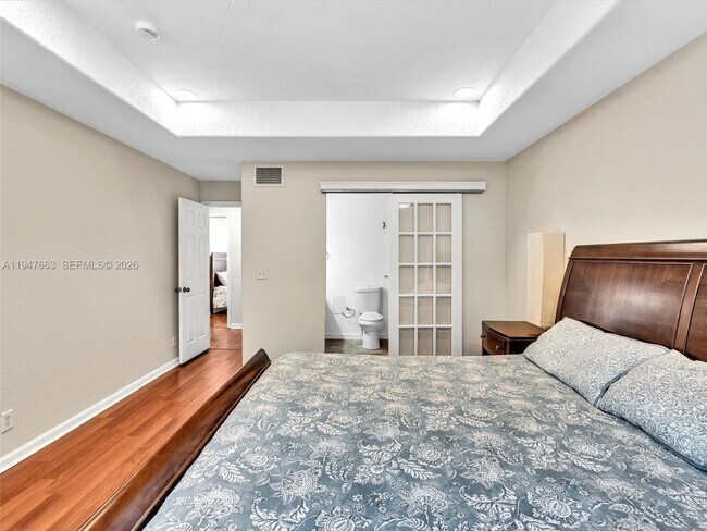 Building Photo - 3853 Tree Top Dr