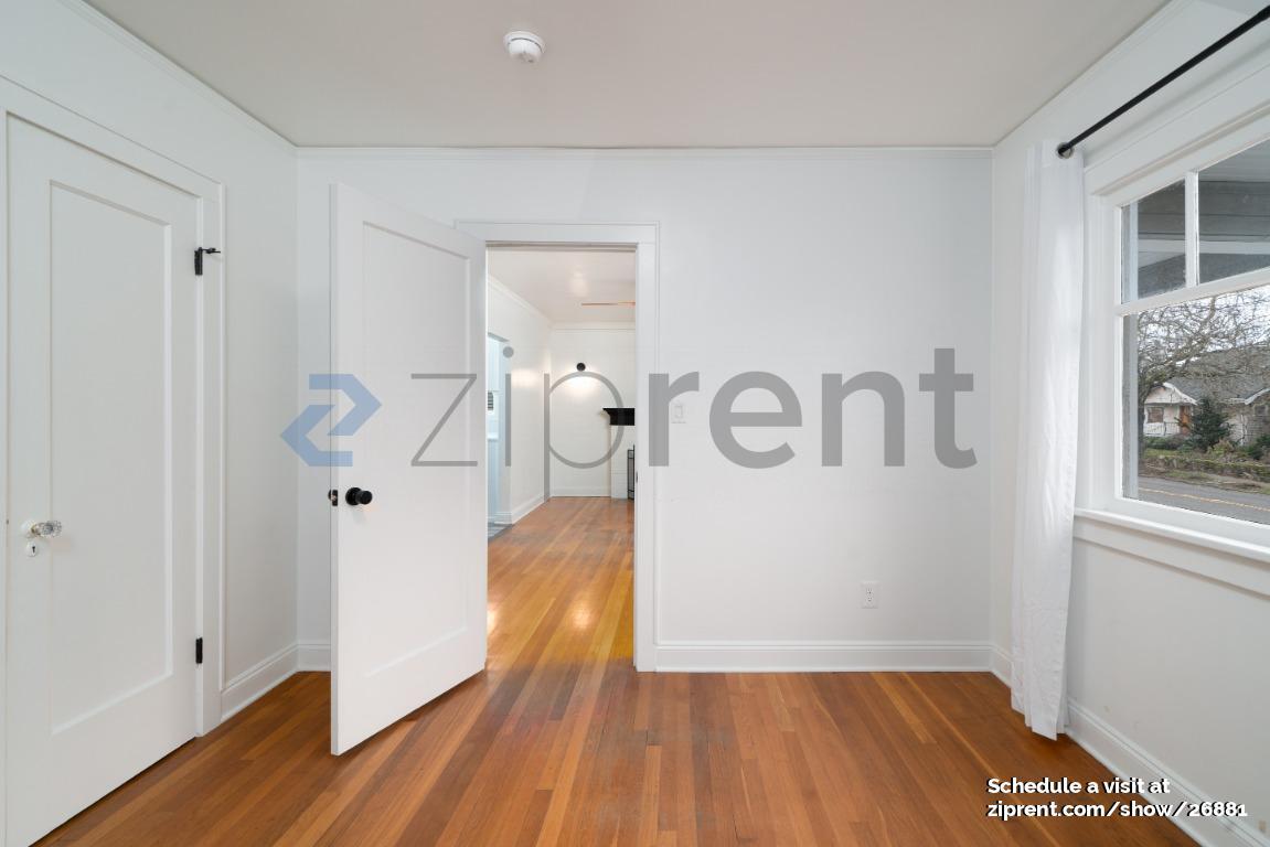 Building Photo - 3713 NE 15th Ave