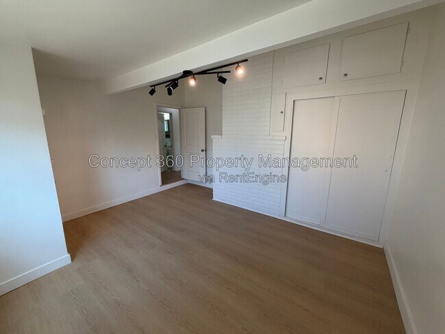 Building Photo - 1214 Cartagena St