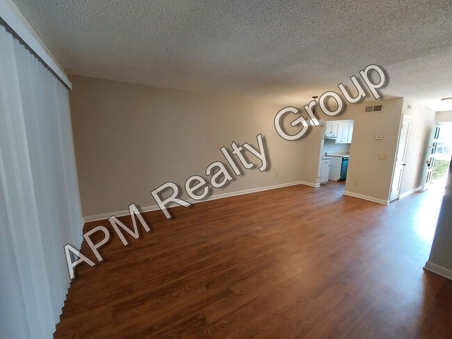 Building Photo - 101 Cherry Hall Dr