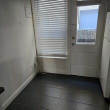 Building Photo - 829 N Formosa Ave