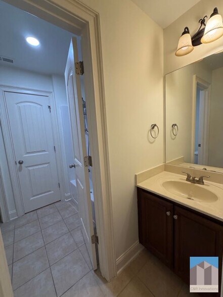 Building Photo - 4805 Carriage Bridge Ln