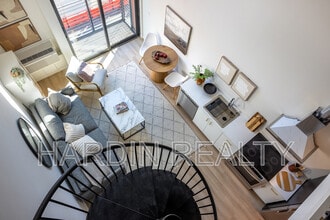 Building Photo - 500 16th St