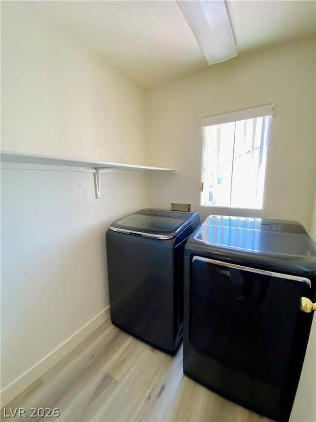 Building Photo - 6158 Dutch Windmill Ave