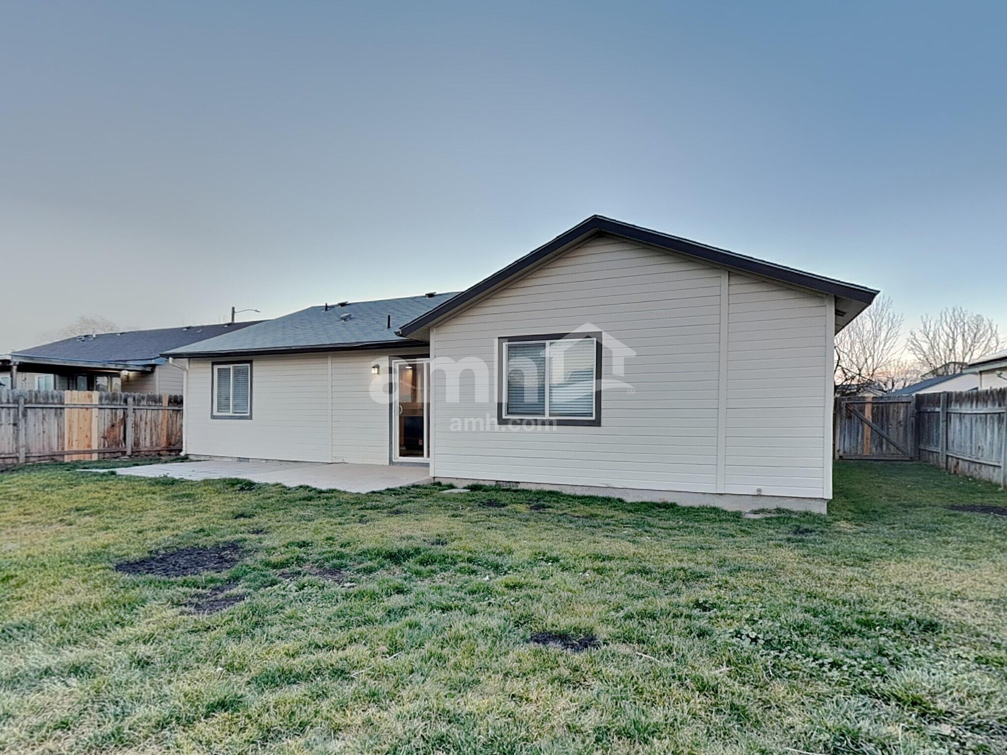 Building Photo - 4707 Oxbow Ave