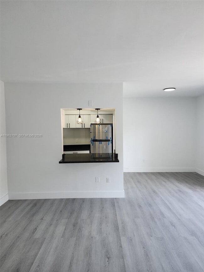 Building Photo - 2101 Normandy Dr