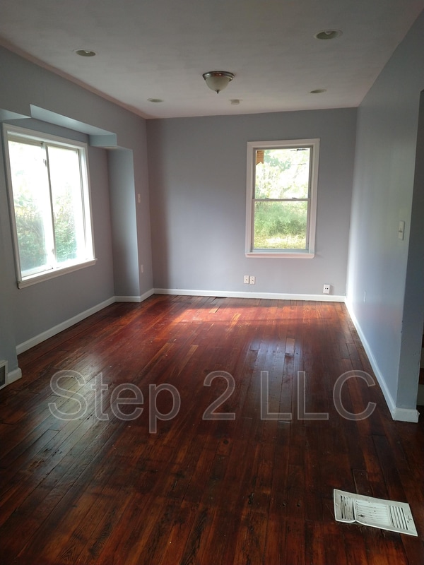 Building Photo - 3704 E 118th St