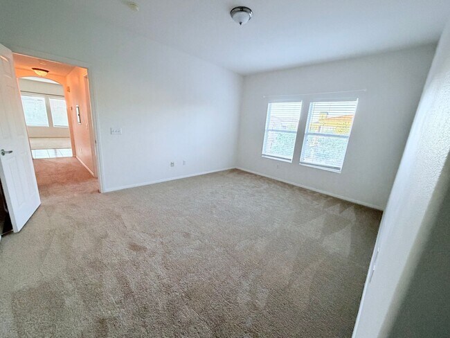 Building Photo - GREAT SUMMERLIN CONDO IN GATED COMMUNITY!!