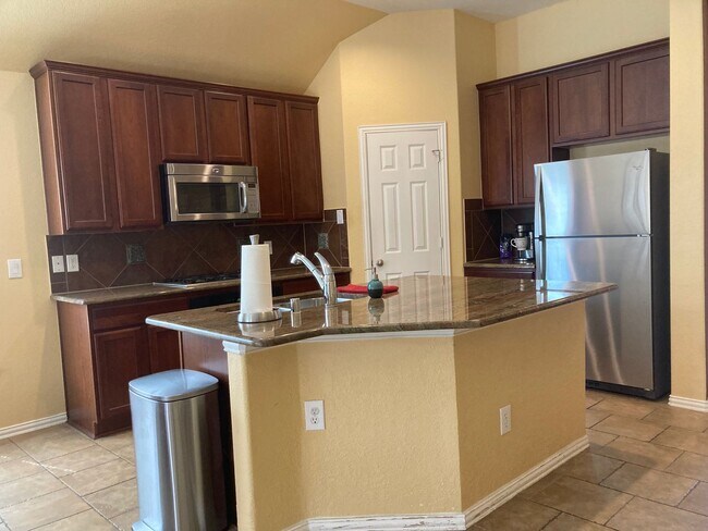 Building Photo - 3 Bed 2 Bath House For Lease in Frisco, Te...