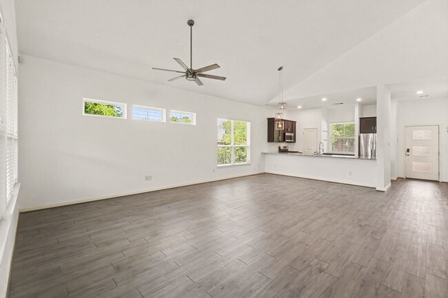 Building Photo - 3413 Omega St
