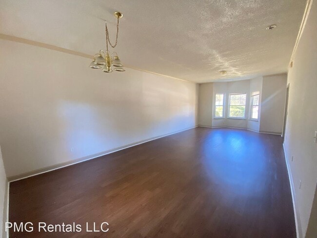 Building Photo - 3 br, 2 bath House - 410 S College 4