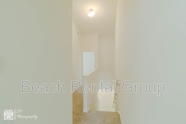 Building Photo - 115 Crescent Wy