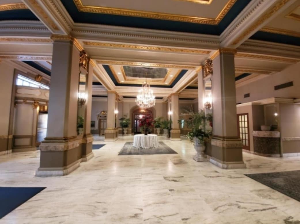 The GRANDE Lobby - 1 E Chase St