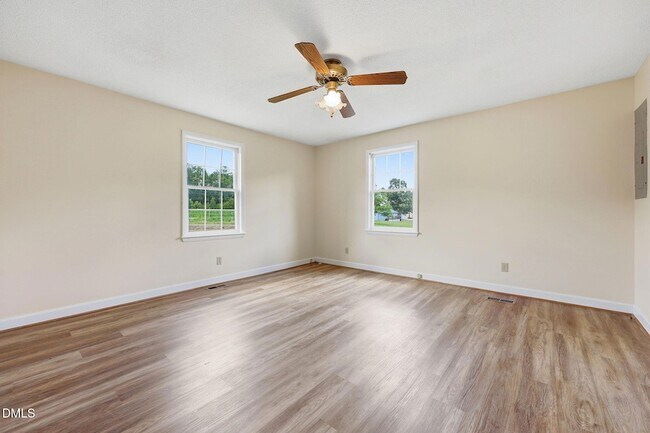 Building Photo - 763 Tingen Rd